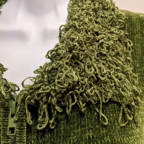 Lisa international small green zip up velour vest - Picture 4 of 7